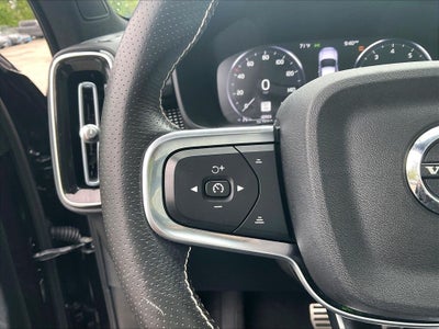 2021 Volvo XC40 R-Design