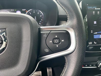 2021 Volvo XC40 R-Design
