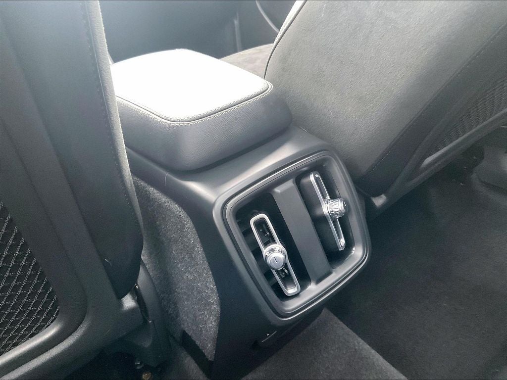2021 Volvo XC40 R-Design