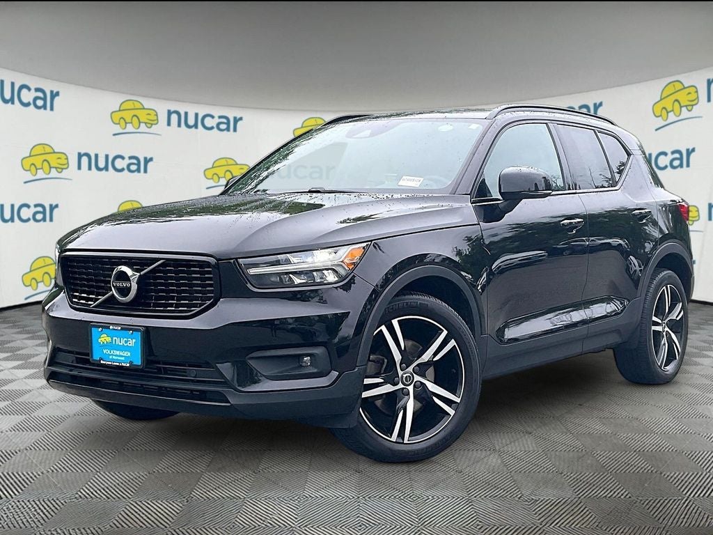 2021 Volvo XC40 R-Design