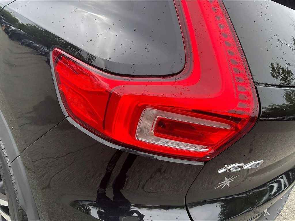 2021 Volvo XC40 R-Design