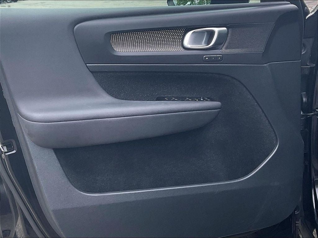 2021 Volvo XC40 R-Design