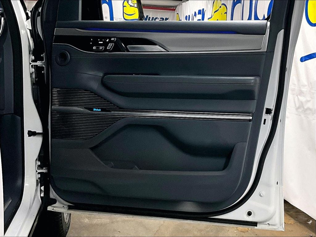 2023 Jeep Grand Wagoneer L Series III