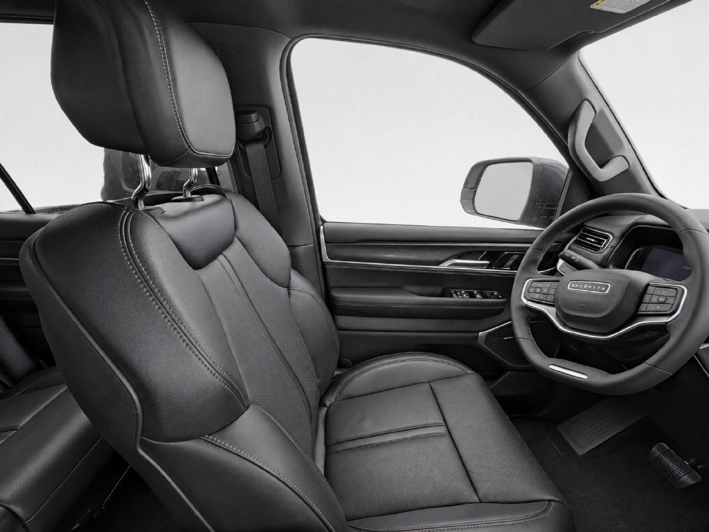 2023 Jeep Wagoneer Base