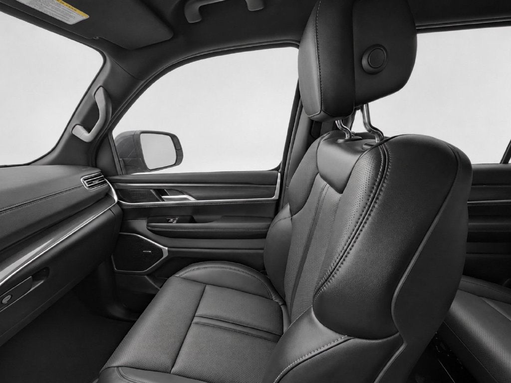2023 Jeep Wagoneer Base