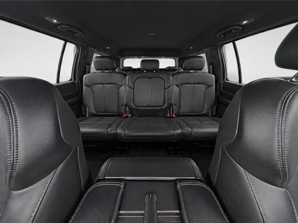 2023 Jeep Wagoneer Base