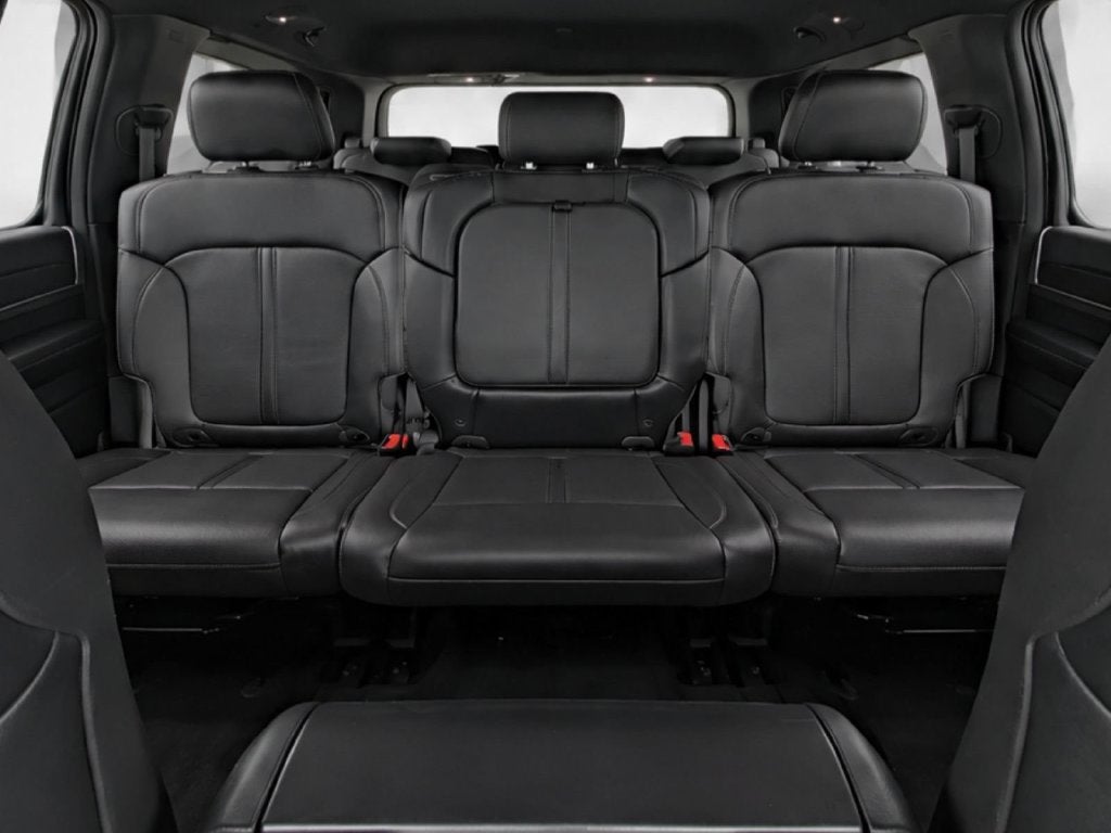 2023 Jeep Wagoneer Base