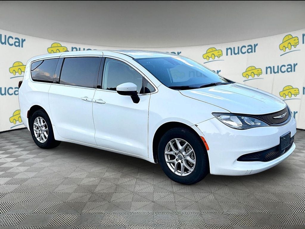 2023 Chrysler Voyager LX