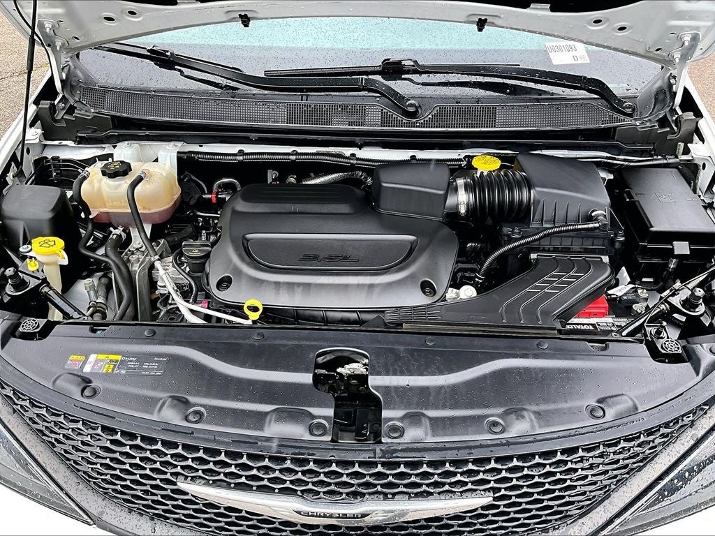 2023 Chrysler Voyager LX