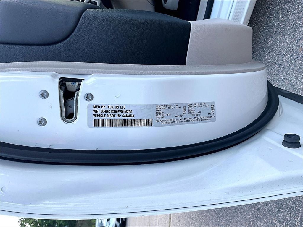2023 Chrysler Voyager LX