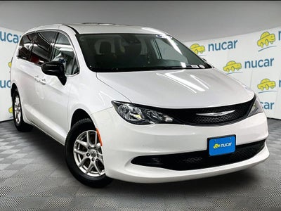 2024 Chrysler Voyager LX