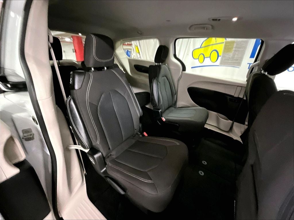 2024 Chrysler Voyager LX