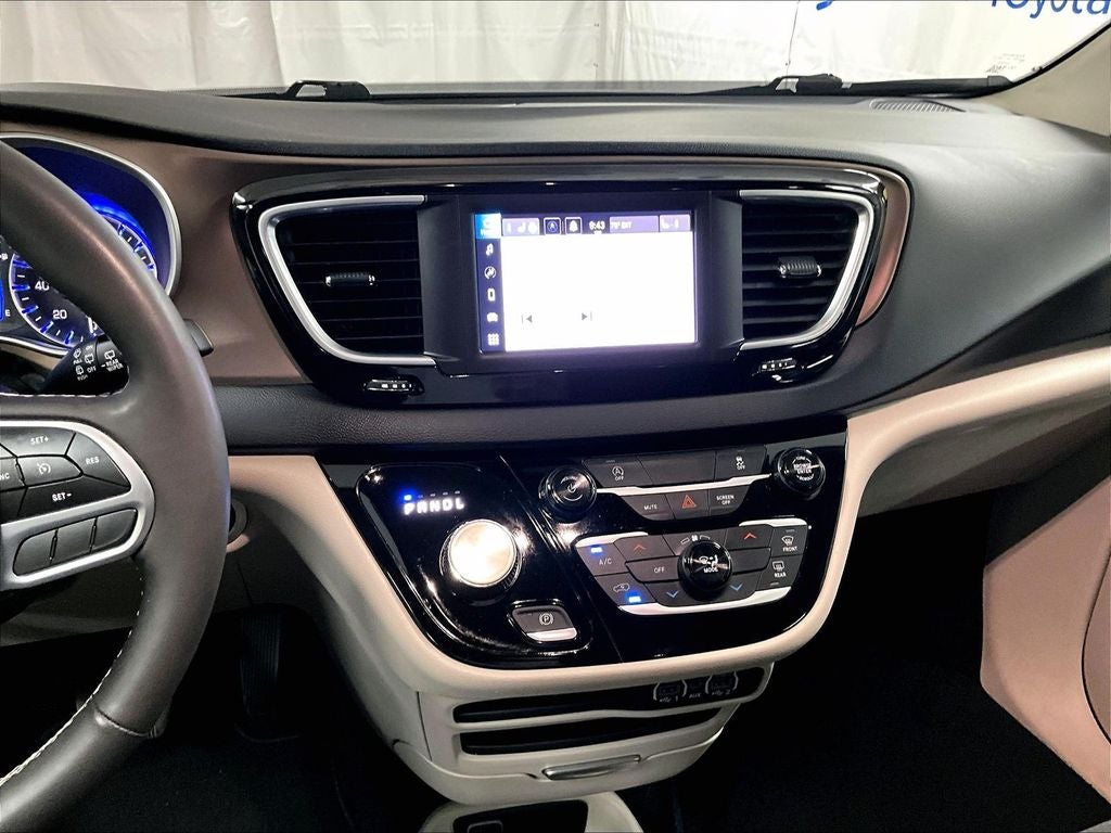 2024 Chrysler Voyager LX