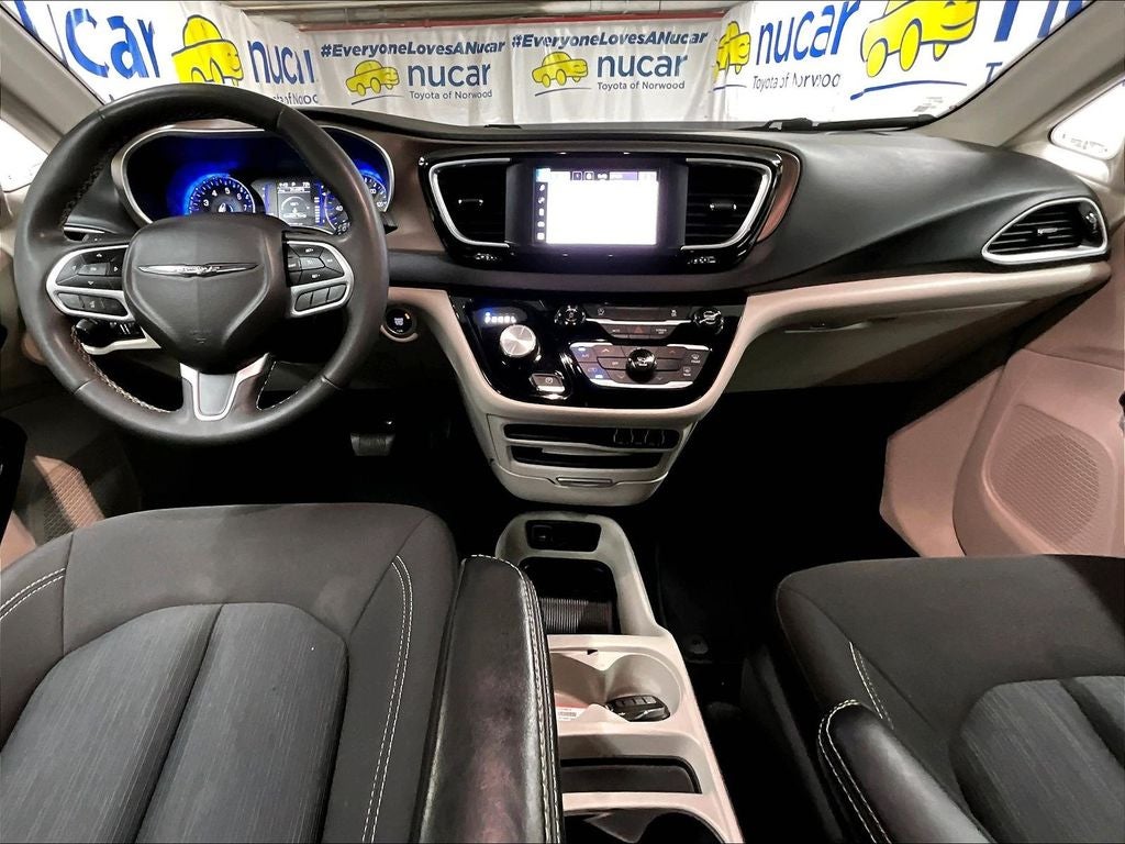 2024 Chrysler Voyager LX
