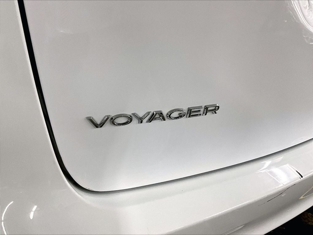 2024 Chrysler Voyager LX