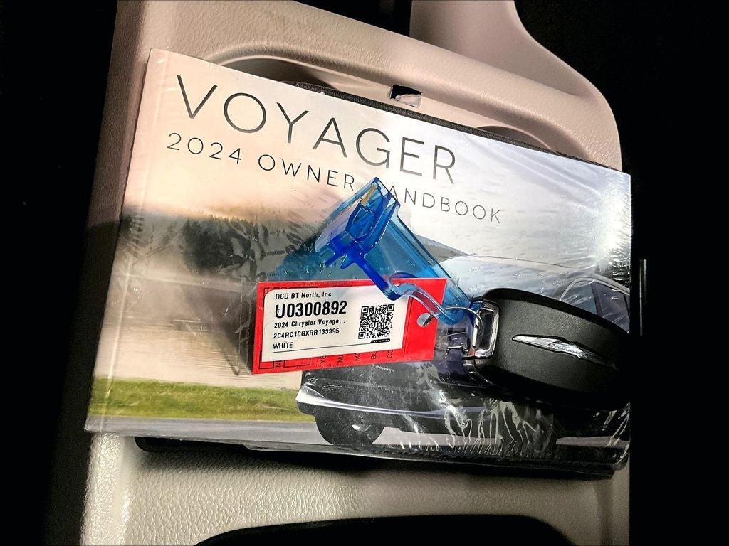 2024 Chrysler Voyager LX