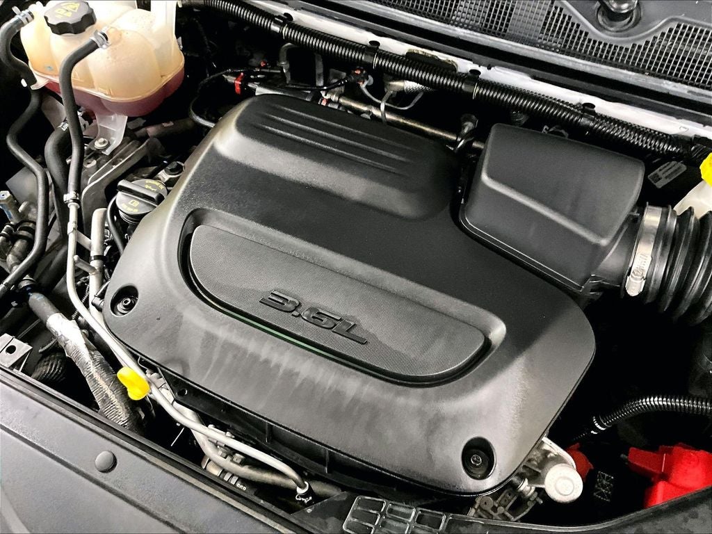 2024 Chrysler Voyager LX