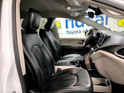 2023 Chrysler Pacifica Hybrid Touring L
