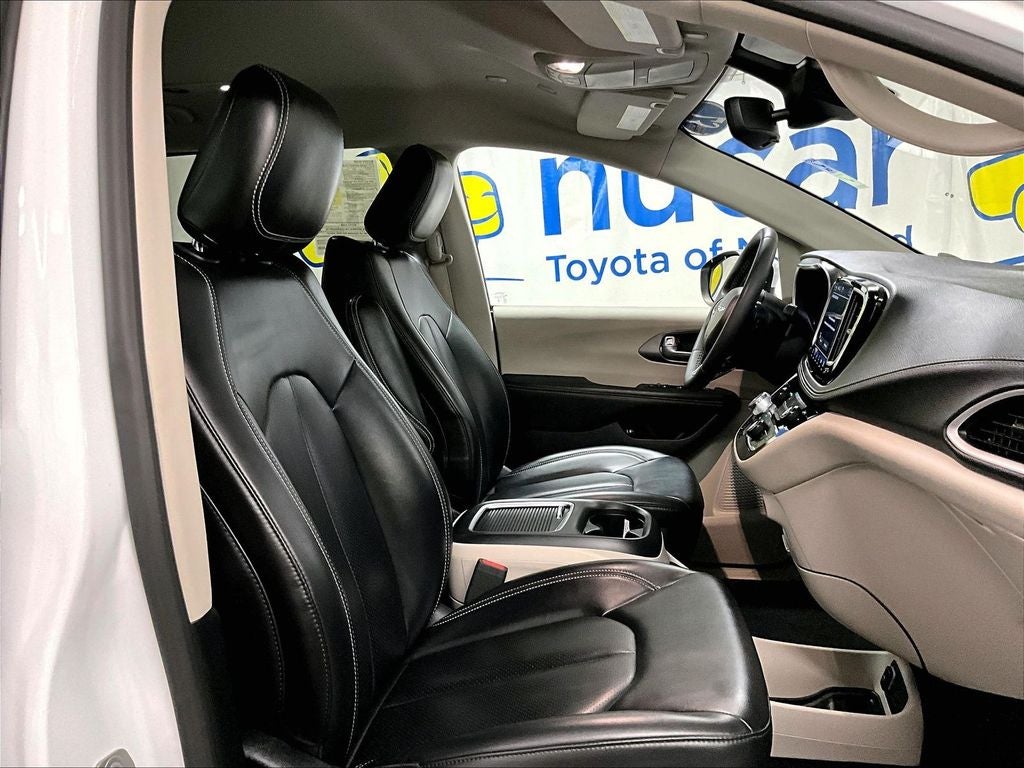 2023 Chrysler Pacifica Hybrid Touring L