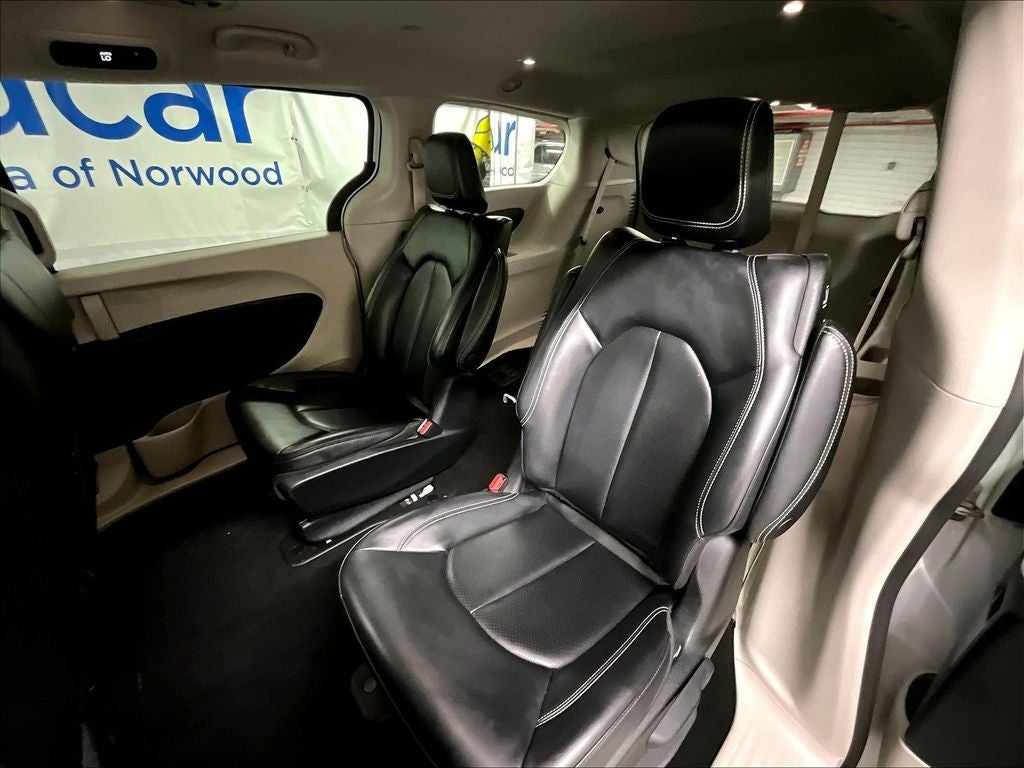 2023 Chrysler Pacifica Hybrid Touring L