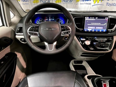 2023 Chrysler Pacifica Hybrid Touring L