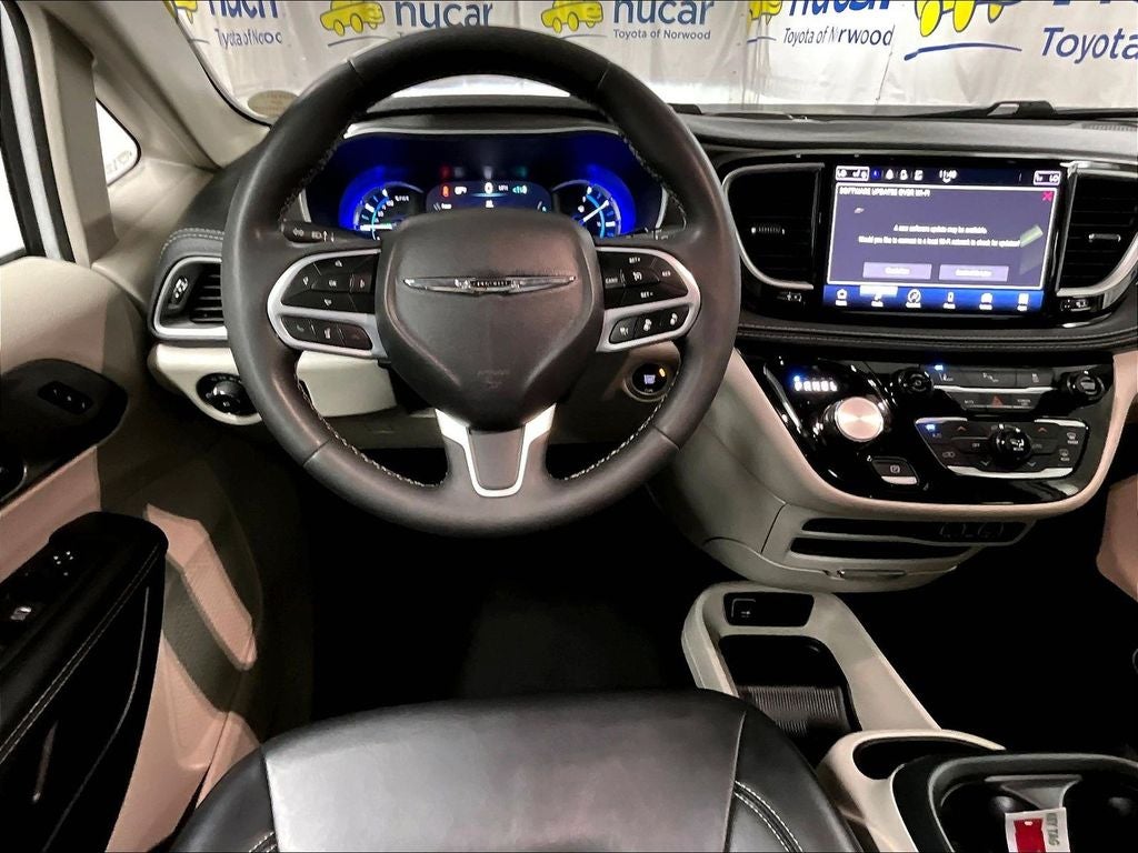 2023 Chrysler Pacifica Hybrid Touring L