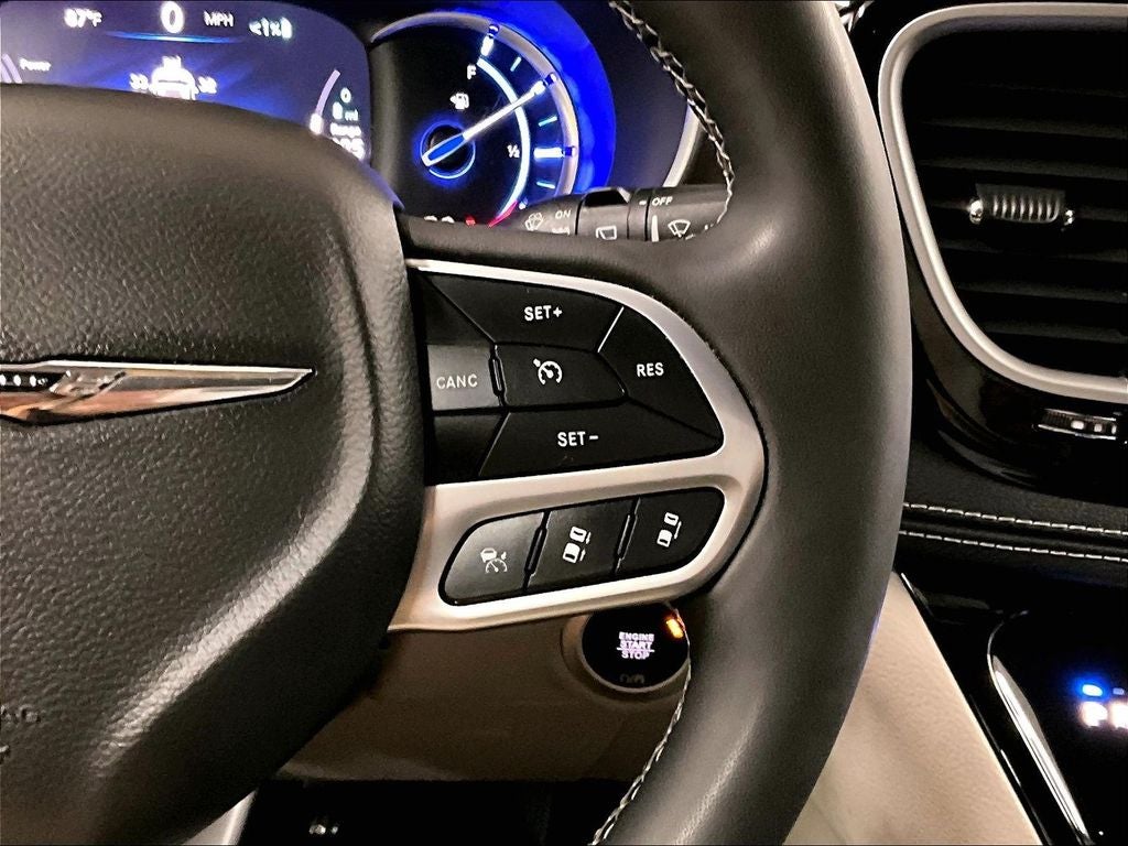 2023 Chrysler Pacifica Hybrid Touring L