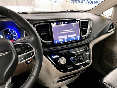 2023 Chrysler Pacifica Hybrid Touring L