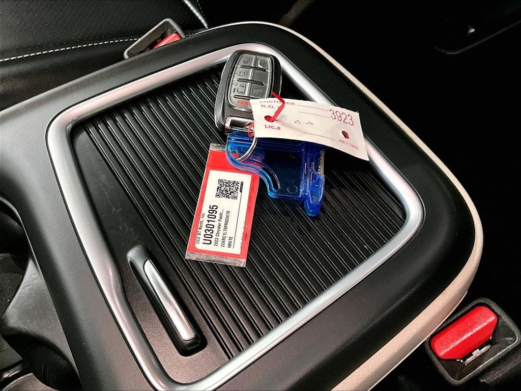2023 Chrysler Pacifica Hybrid Touring L
