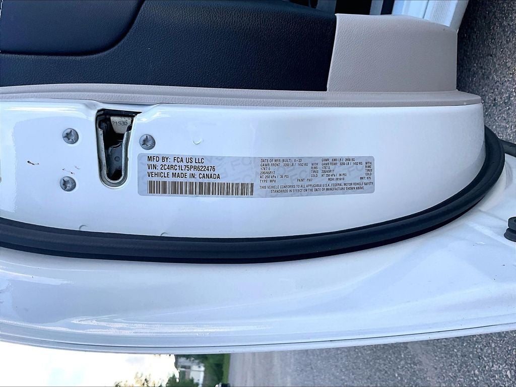 2023 Chrysler Pacifica Hybrid Touring L