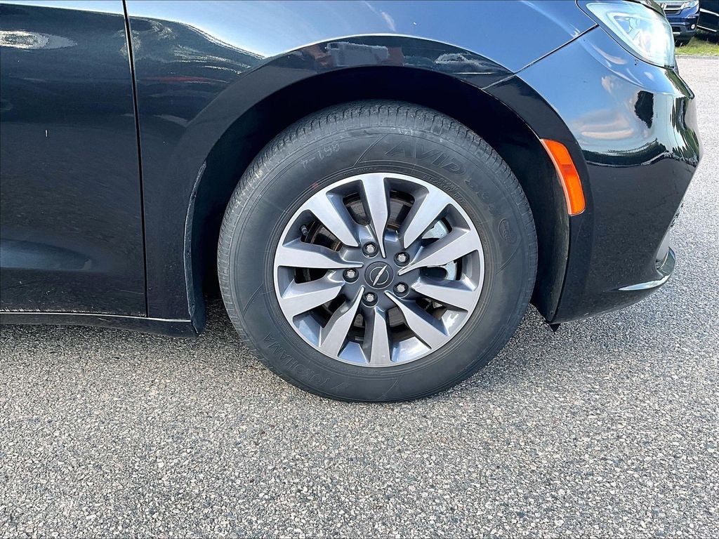 2023 Chrysler Pacifica Hybrid Touring L