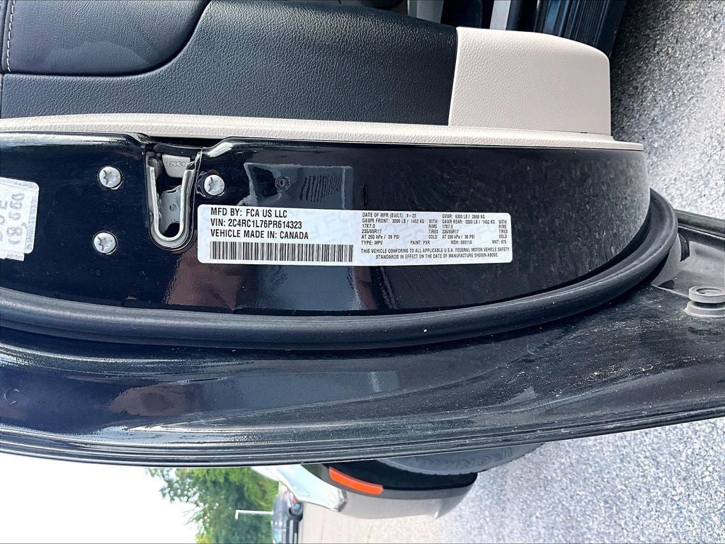 2023 Chrysler Pacifica Hybrid Touring L