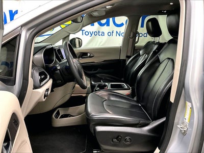 2023 Chrysler Pacifica Hybrid Touring L