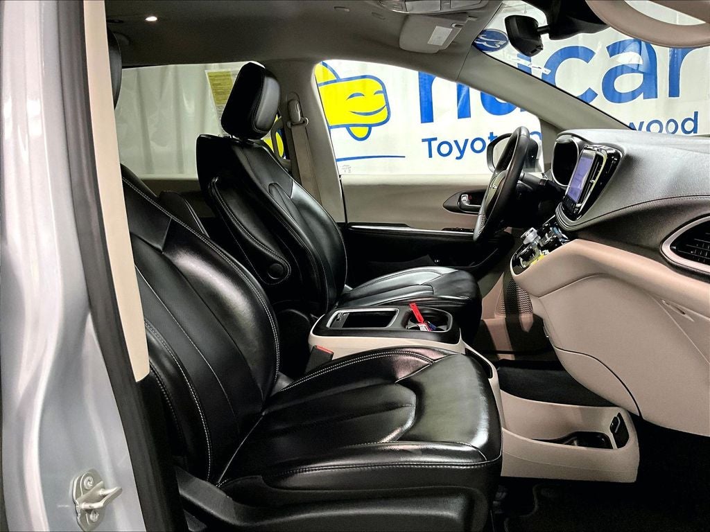 2023 Chrysler Pacifica Hybrid Touring L