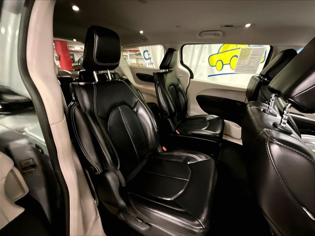 2023 Chrysler Pacifica Hybrid Touring L