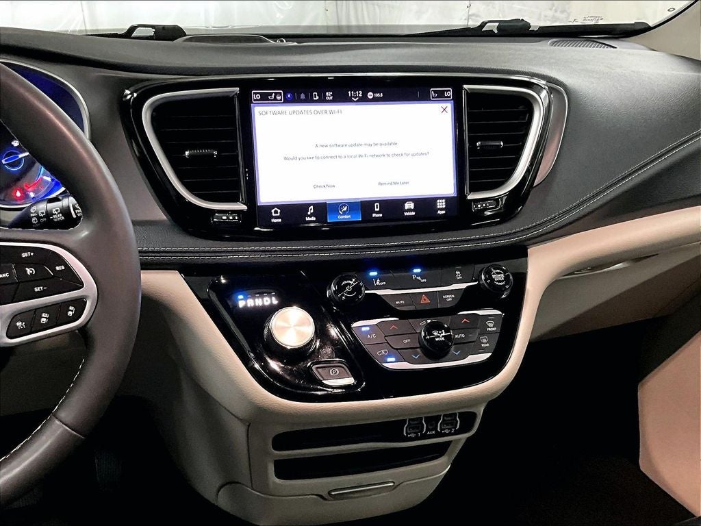 2023 Chrysler Pacifica Hybrid Touring L