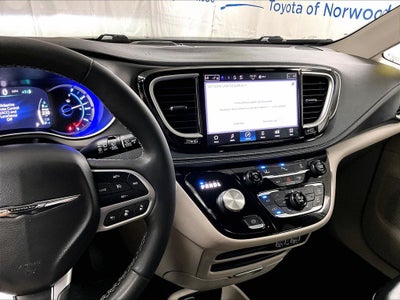 2023 Chrysler Pacifica Hybrid Touring L