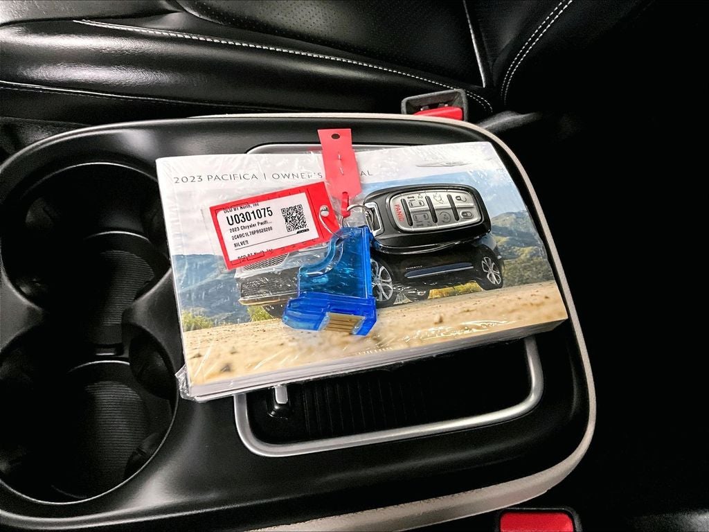 2023 Chrysler Pacifica Hybrid Touring L
