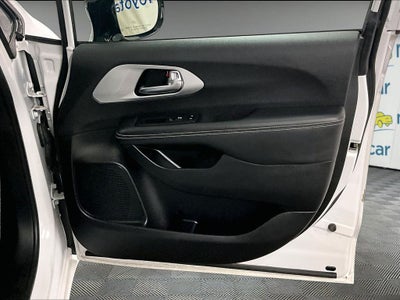 2024 Chrysler Pacifica Hybrid Select S Appearance