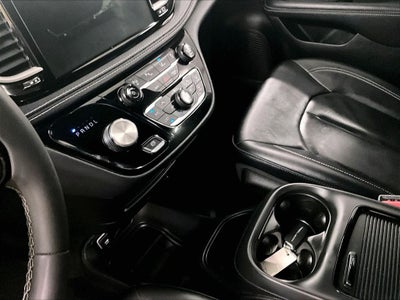 2024 Chrysler Pacifica Hybrid Select S Appearance