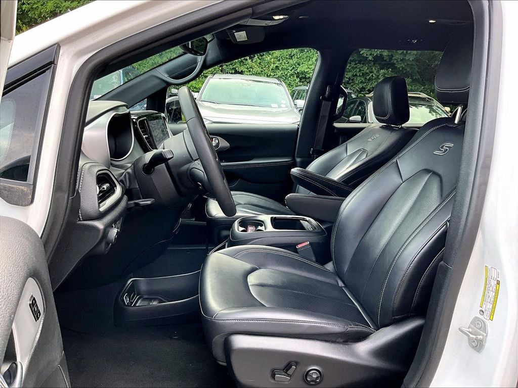 2024 Chrysler Pacifica Hybrid Select S Appearance