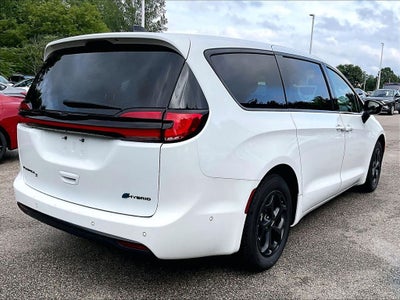2024 Chrysler Pacifica Hybrid Select S Appearance
