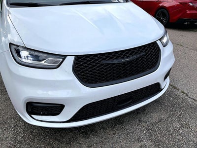 2024 Chrysler Pacifica Hybrid Select S Appearance