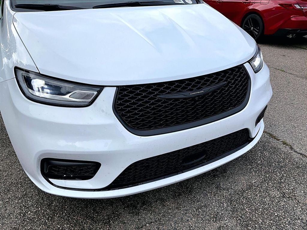 2024 Chrysler Pacifica Hybrid Select S Appearance