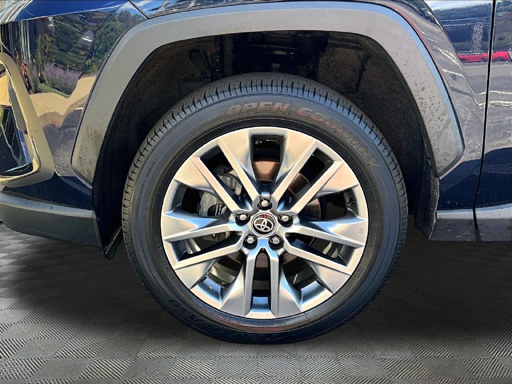 2022 Toyota RAV4 XLE Premium