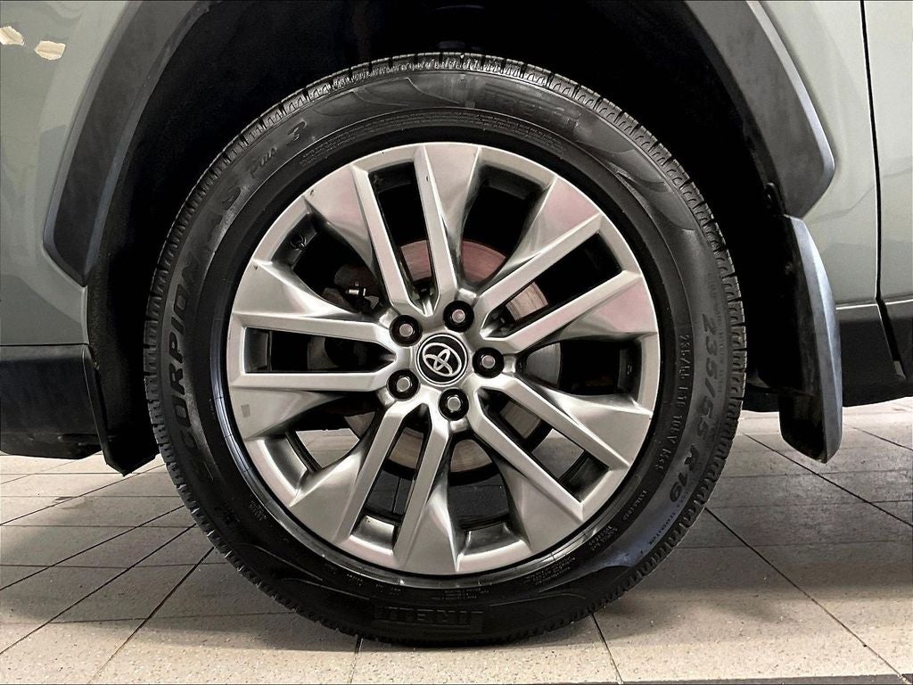2022 Toyota RAV4 XLE Premium