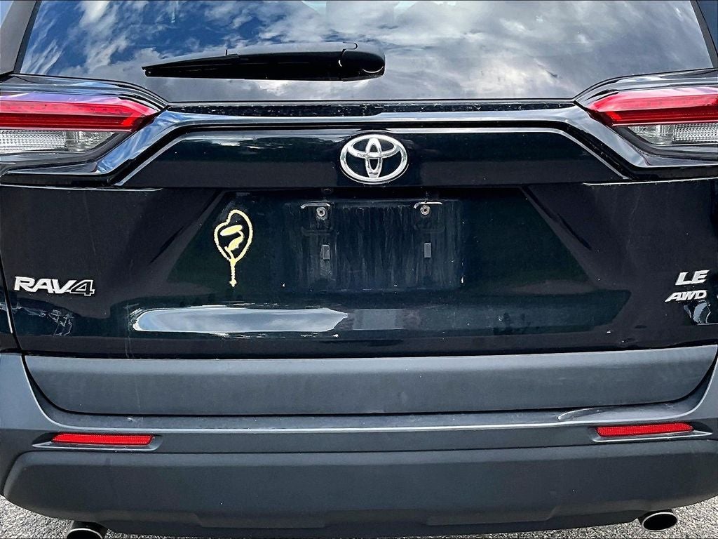 2020 Toyota RAV4 LE