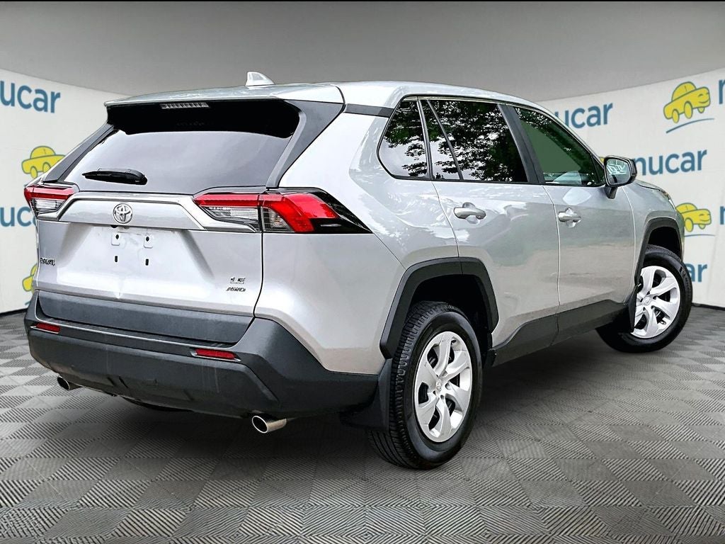 2022 Toyota RAV4 LE