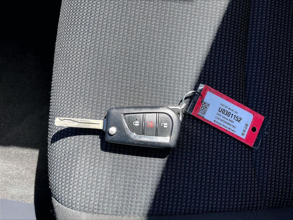 2025 Toyota RAV4 LE