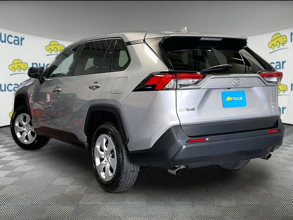 2025 Toyota RAV4 LE